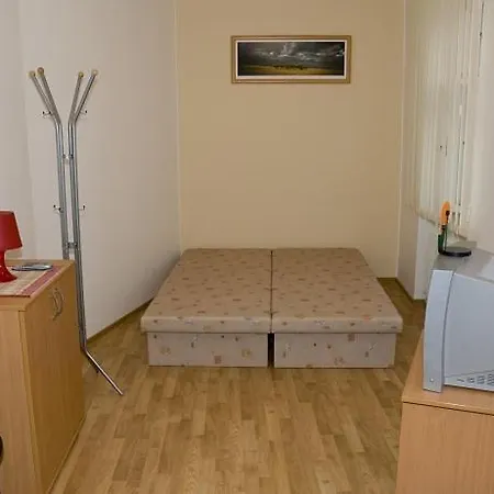 Hyde Park Hostel-2